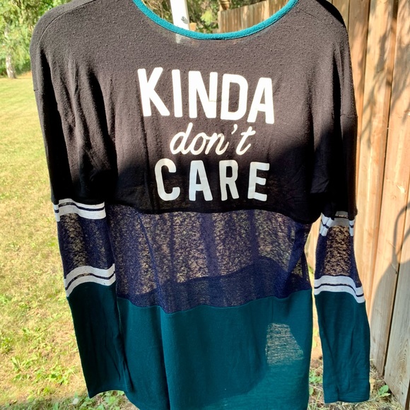 Tops - Picture 4 of 4